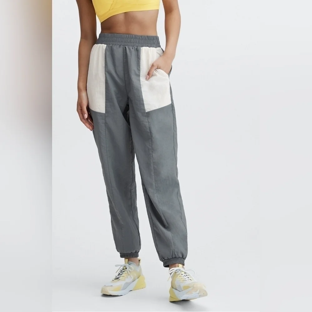 Fabletics Kickback Colorblock Windbreaker Joggers in 4X